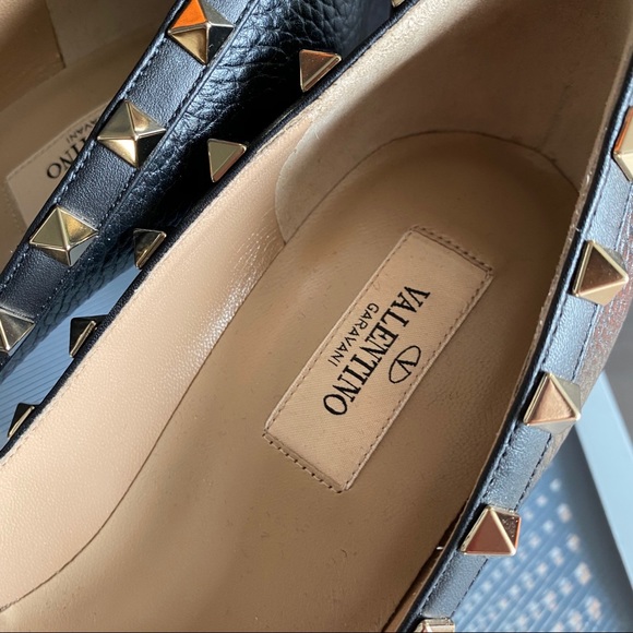 Valentino Classic Rockstuds Black Pumps - Picture 6 of 8